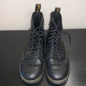 Dr Doc Marten’s Zavala J. Black. Leather.